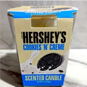 Hersheys Cookies 'N' Creme Scented Candle - Smells EXACTLY like it sounds